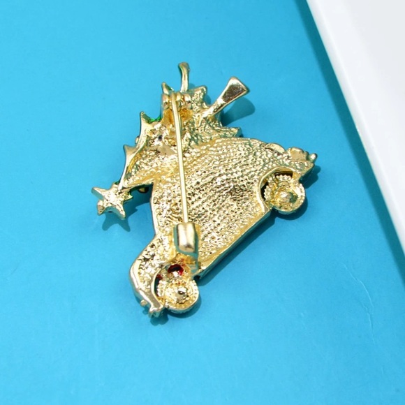 Red car with Christmas tree brooch. NWT - Picture 4 of 4